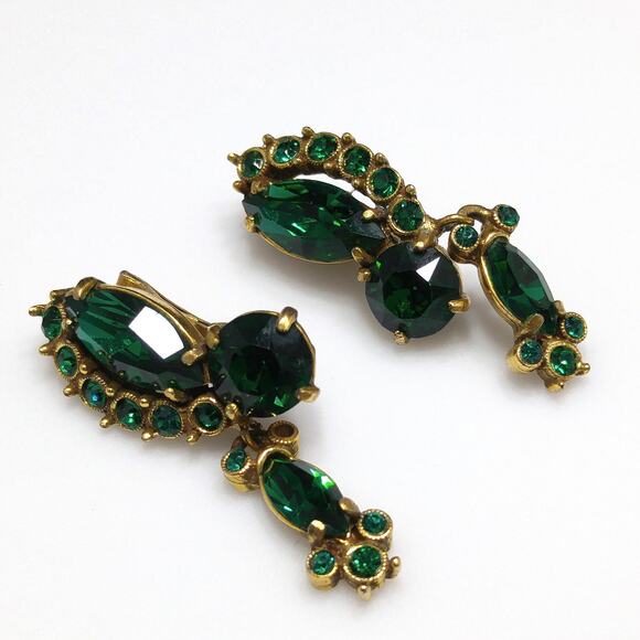 Vintage Hollycraft Green Rhinestone Earrings, Gold Plated Dangle, 1960s - Picture 7 of 10